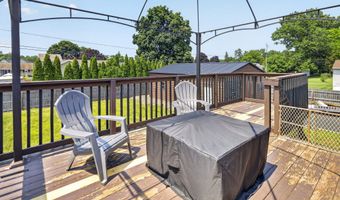 33 Hawthorne Ct, Albany, NY 12211