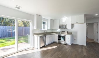 501 NORTH Ave, Bandon, OR 97411
