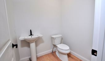 81 Club Dr, Berlin, CT 06037