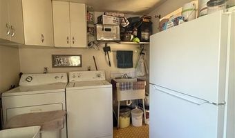 202 N Division St, Cowley, WY 82420