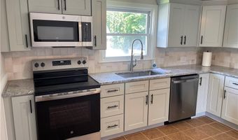 29 TACOMA St, Cranston, RI 02920