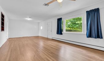 1108 Anchor Ave, Beachwood, NJ 08722