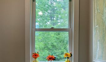 10 Aegis Dr, Bath, ME 04530