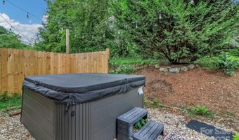 159 S Willow Brook Dr, Asheville, NC 28806