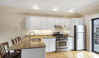 1415 W Hawthorne St, Arlington Heights, IL 60005