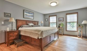5 Heron Marsh Ln, Brookline, NH 03033