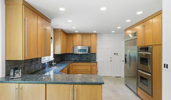 7556 PEPPERELL Dr, Bethesda, MD 20817
