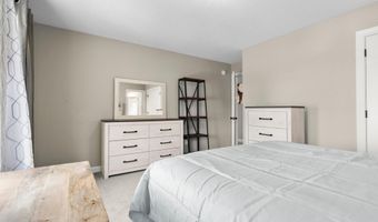 4313 Parkview Cir, Anoka, MN 55303