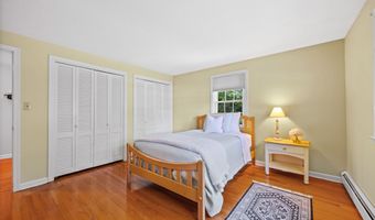 475 Riverside Dr, Cheshire, CT 06410