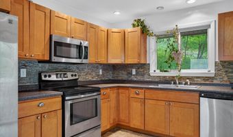 7 Wendell Pl, Barre, VT 05641