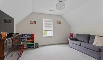 25 Kristin Dr, Cranston, RI 02921
