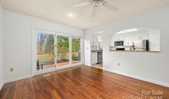 103 Pebble Creek Dr, Asheville, NC 28803