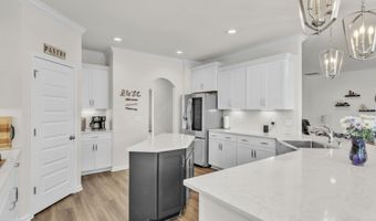 400 N Oak Crest Dr, Belton, SC 29627