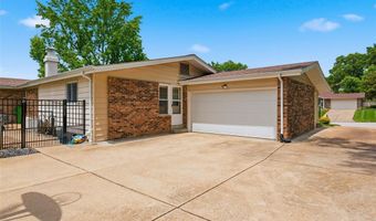 409 Mayfair Dr, Ballwin, MO 63011
