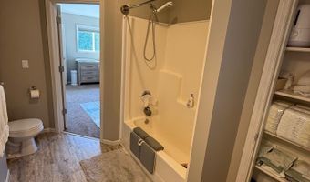 1214 E North St, Algona, IA 50511