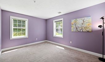 24 Greenleaves Dr 413, Amherst, MA 01002