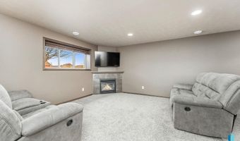 205 S Sunshine Ave, Brandon, SD 57005