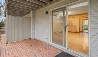 364 Bellevue Ave D3, Newport, RI 02840