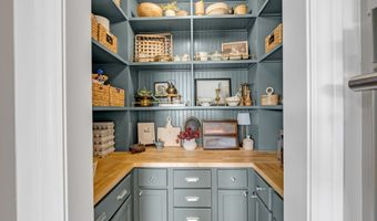 32667 Westwood Ln, Adel, IA 50003