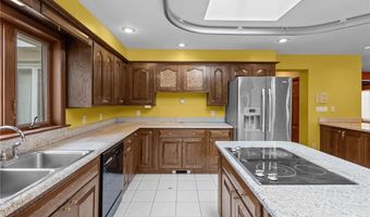 300 Twin River Rd, Lincoln, RI 02865