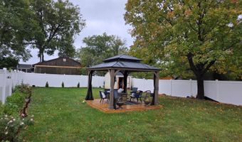 424 Remsen Ave, Avenel, NJ 07001