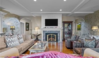 33 Courageous Cir, Bristol, RI 02809