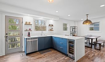 9817 FERNWOOD Rd, Bethesda, MD 20817