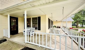 1125 Royal Dr, Amherst, OH 44001