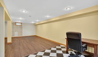 425 15th St, Ames, IA 50010