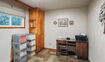 418 S 12th St, Aberdeen, SD 57401