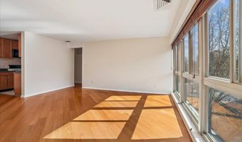 4970 BATTERY Ln 409, Bethesda, MD 20814