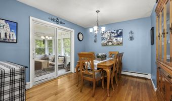 17 Valley Stream Dr, Danbury, CT 06811