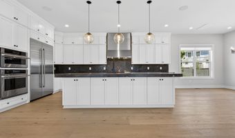 881 N MANCHESTER St, Arlington, VA 22205