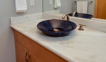350 S Hamilton St 901, Madison, WI 53703