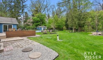 1585 River Oaks Dr SE, Ada, MI 49301