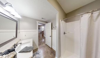 5962 Deer Hollow Rd, Auburn, IN 46706