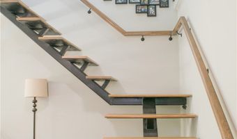 542 N Kilkea Dr, Los Angeles, CA 90048
