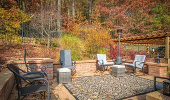 10 Maiden Ln, Bedford, NH 03110