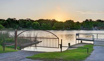 318 Boone St, Alvarado, TX 76009