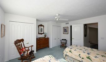 194 Kensington Ct, Aurora, OH 44202