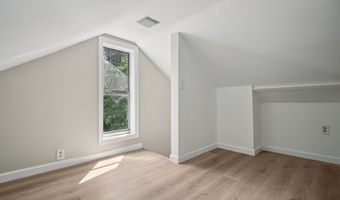 17 Overlook Ave, Bristol, CT 06010