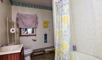 455 King Richard Dr, Becket, MA 01223