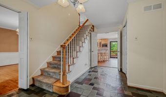 844 SUMMERSET Dr, Hockessin, DE 19707