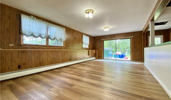 162 Keach Pond Dr, Glocester, RI 02814