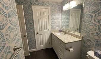 60 Saw Mill Dr 303, North Kingstown, RI 02852