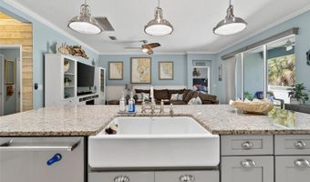 5227 ADMIRAL POINTE Dr, Apollo Beach, FL 33572