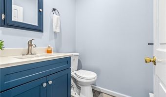 7 Jill Ct, East Providence, RI 02915