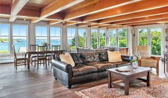 4 Hull Cove St, Jamestown, RI 02835