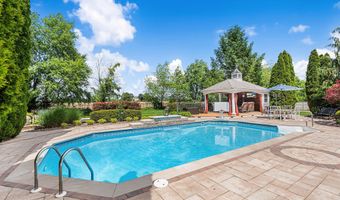 61 Cliffwood Dr, Allentown, NJ 08501