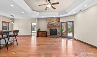 4 Pacifico Dr, Asheville, NC 28806